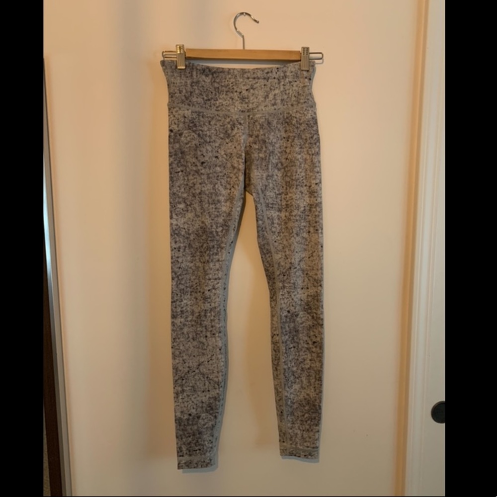 gently used Lululemon Wonder Under